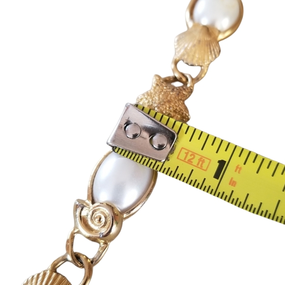 Vintage Gold Tone Hammered Faux Pearl Stafish Seashell Nautical Bracelet - Picture 8 of 14